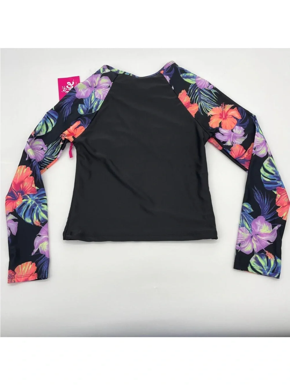 Justice closure pullover